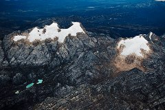 Top van Puncak Jaya bevat geen ijslaag 