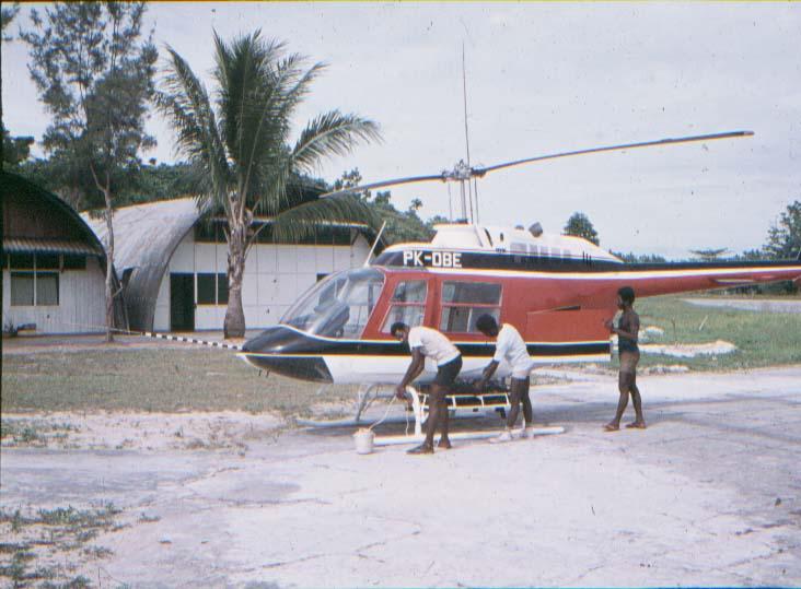 BD/37/6 -
Helicopter (eigendom oliemaatschappij), voormalige marinebasis Kaimana