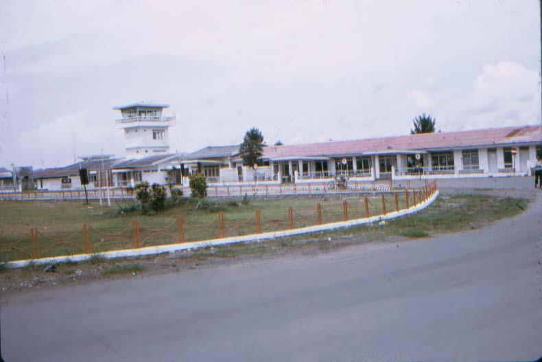 BD/37/7 -
Overzicht luchthaven Sentani