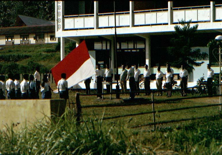 BD/37/282 -
Hulde van de vlag