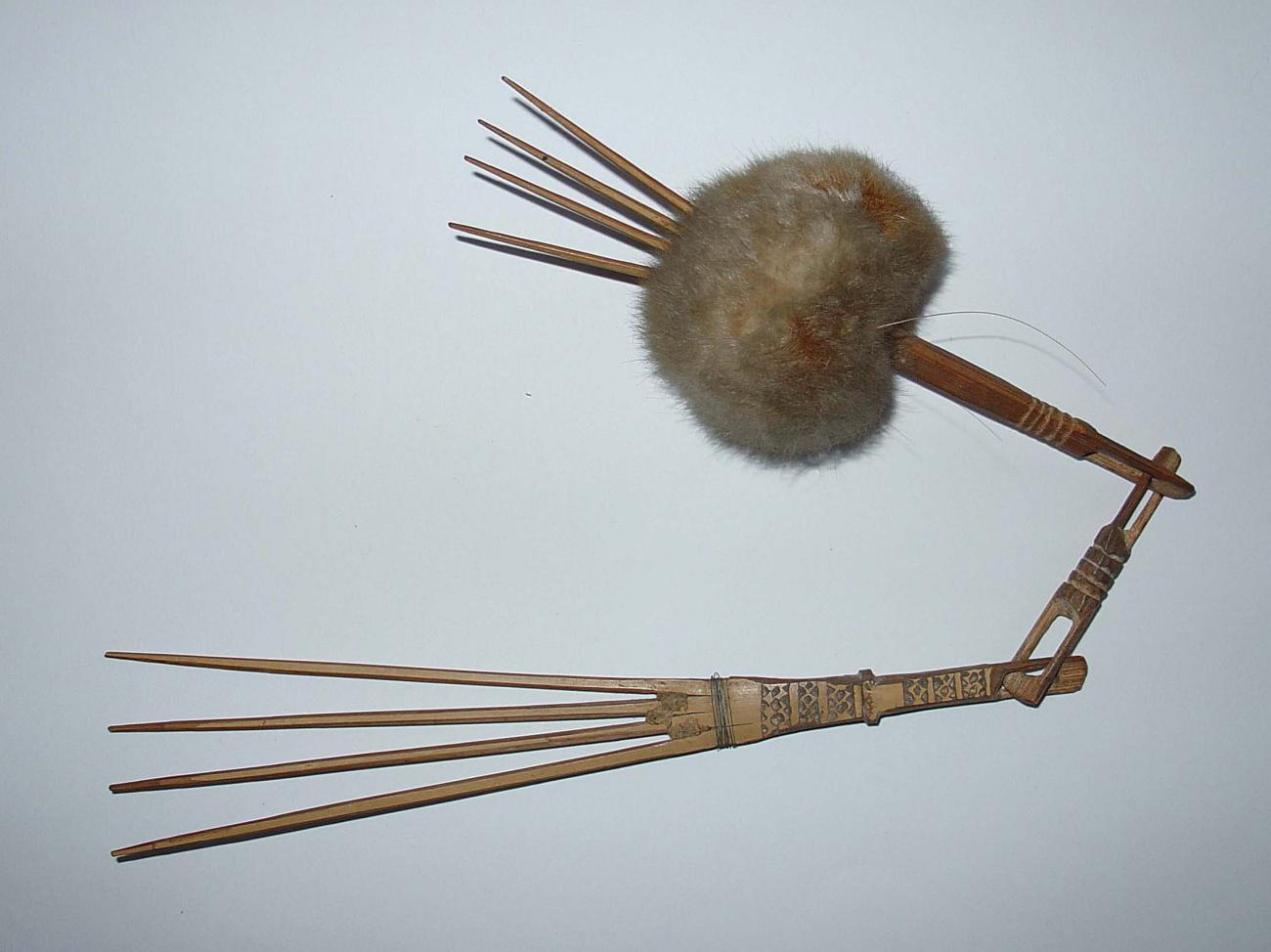 EA/78/3 -
haircomb