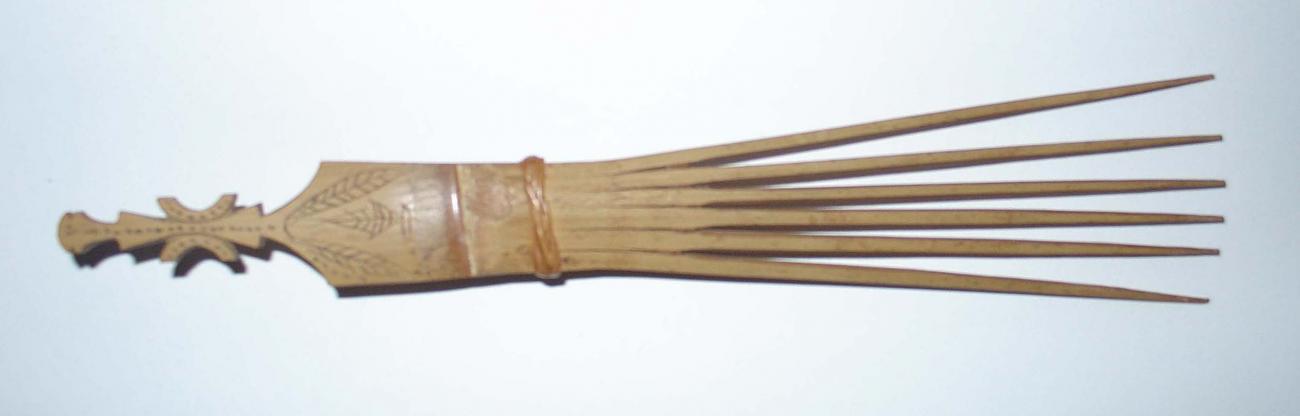 EA/78/5 -
haircomb