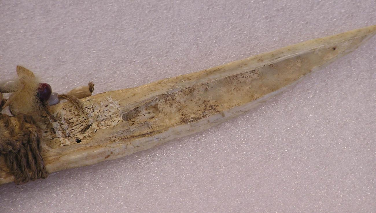 EA/104/2 -
dagger