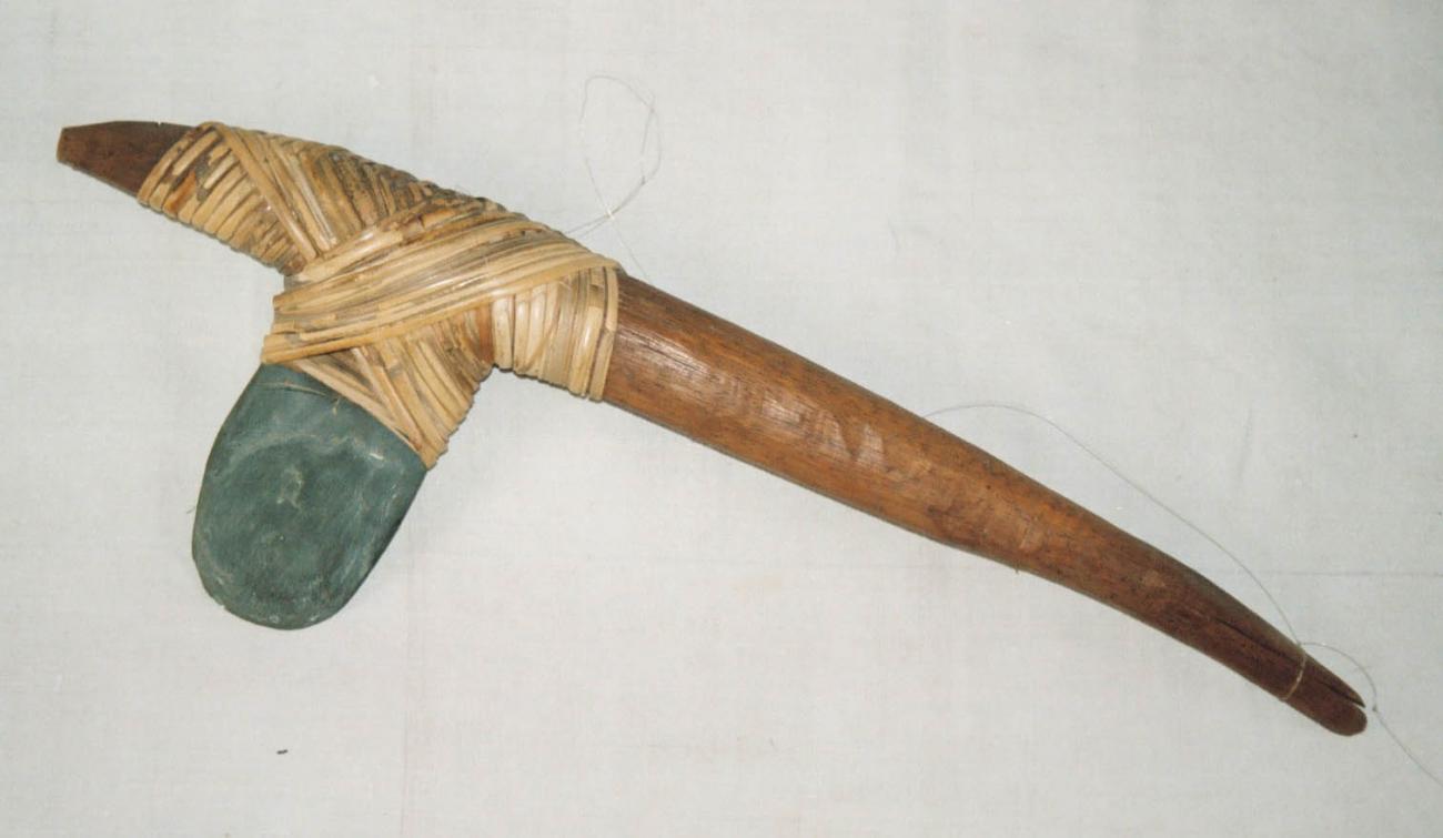 EA/114/2 -
axe