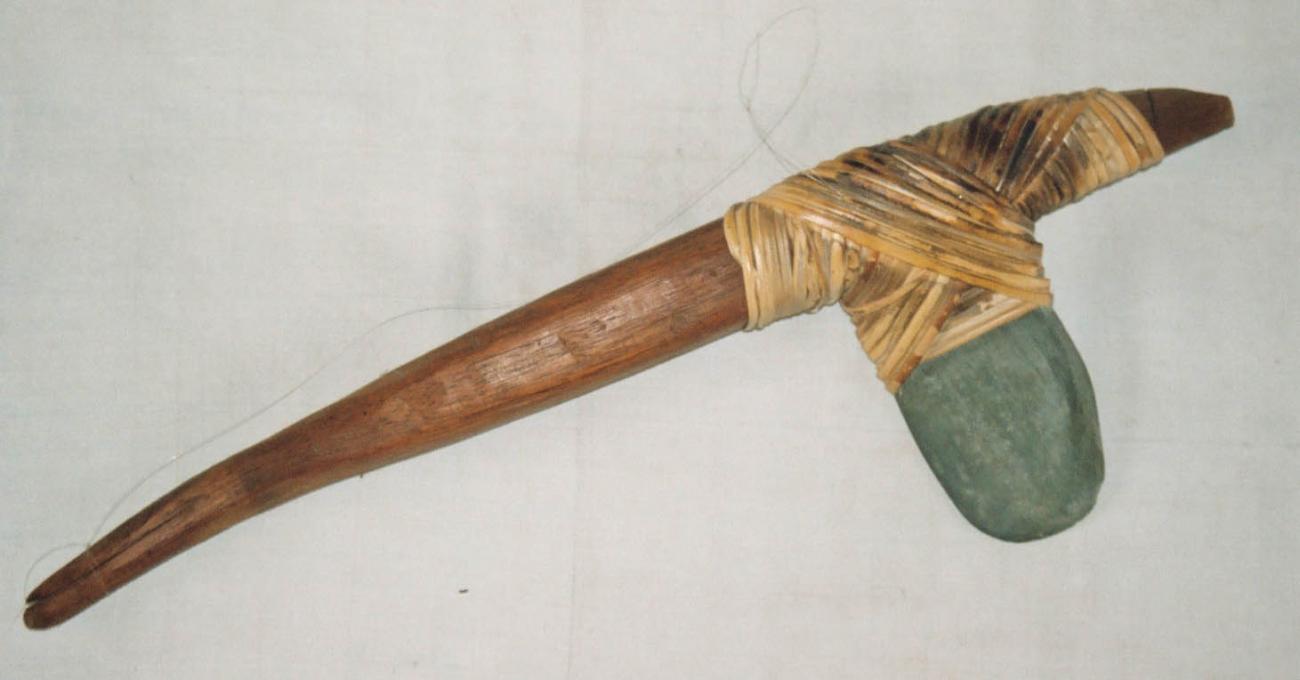 EA/114/2 -
axe