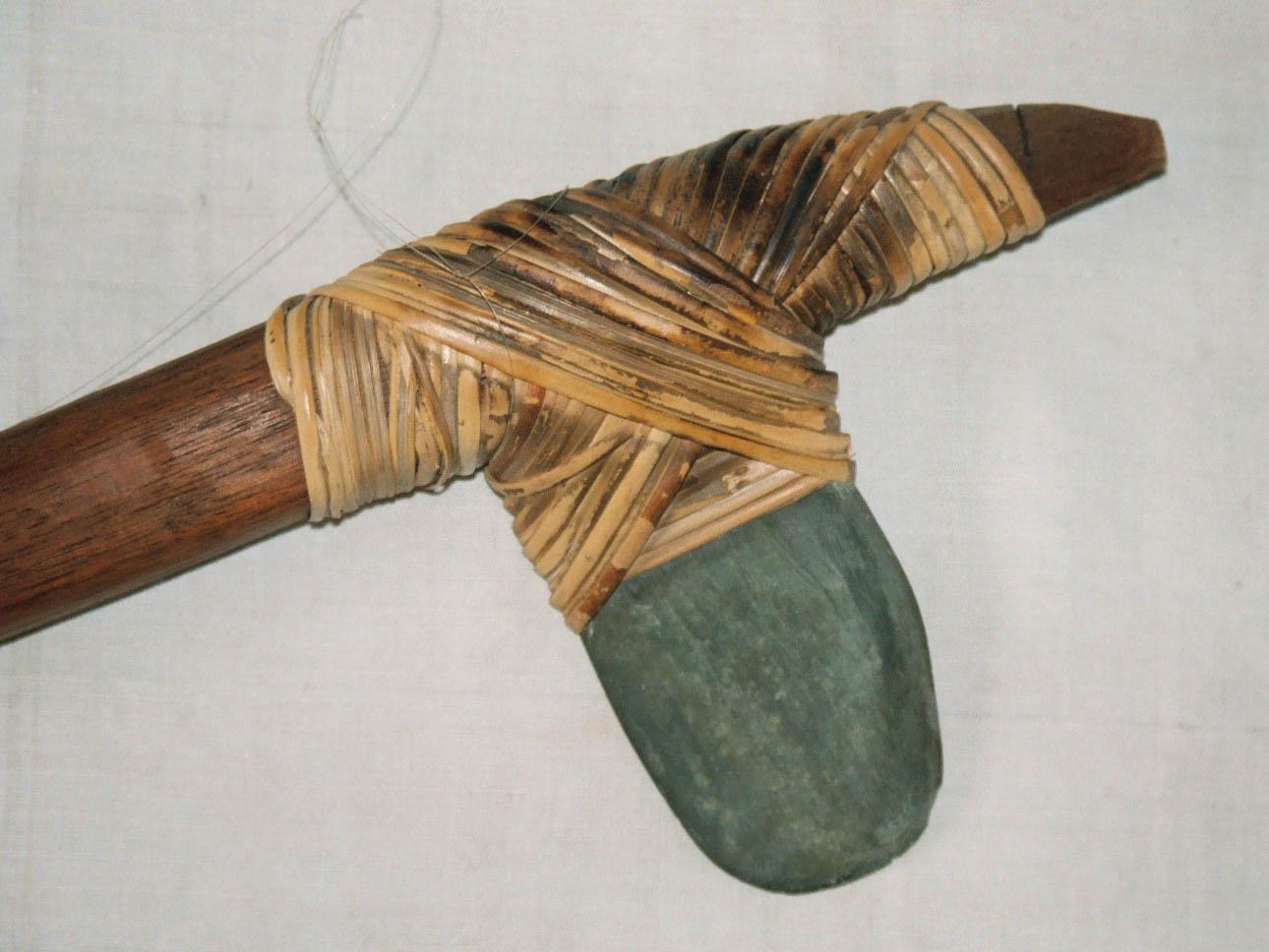 EA/114/2 -
axe