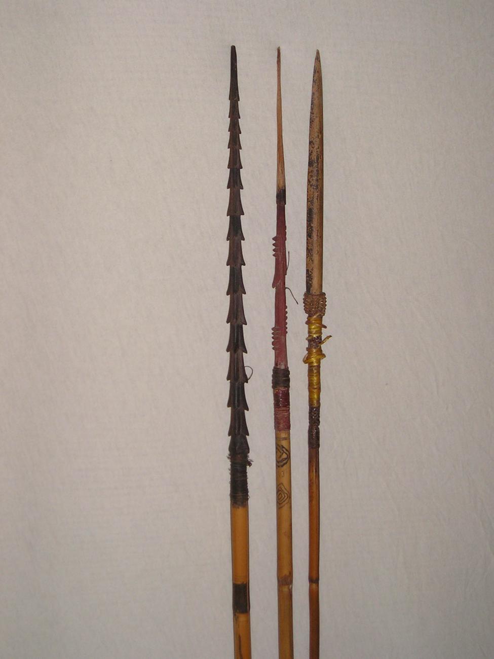 EA/149/8 - 
arrow
