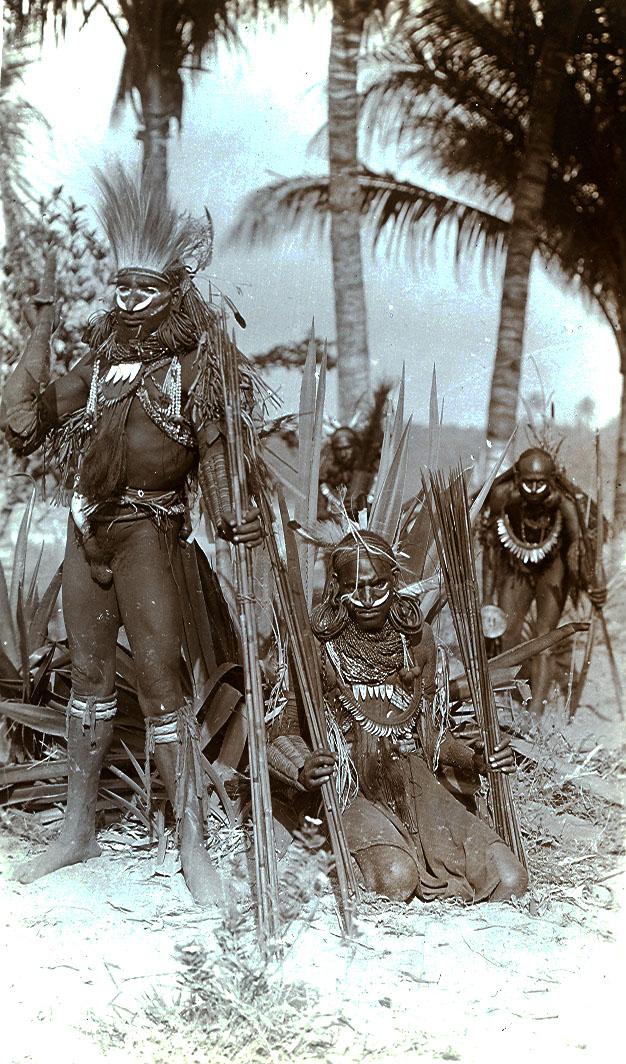BD/168/13 -
Papua people in ritual cloths