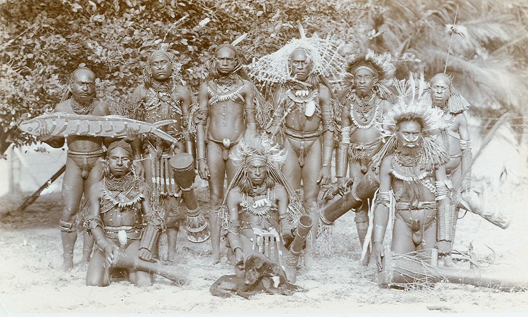 BD/168/33 -
Papua people in ritual cloths