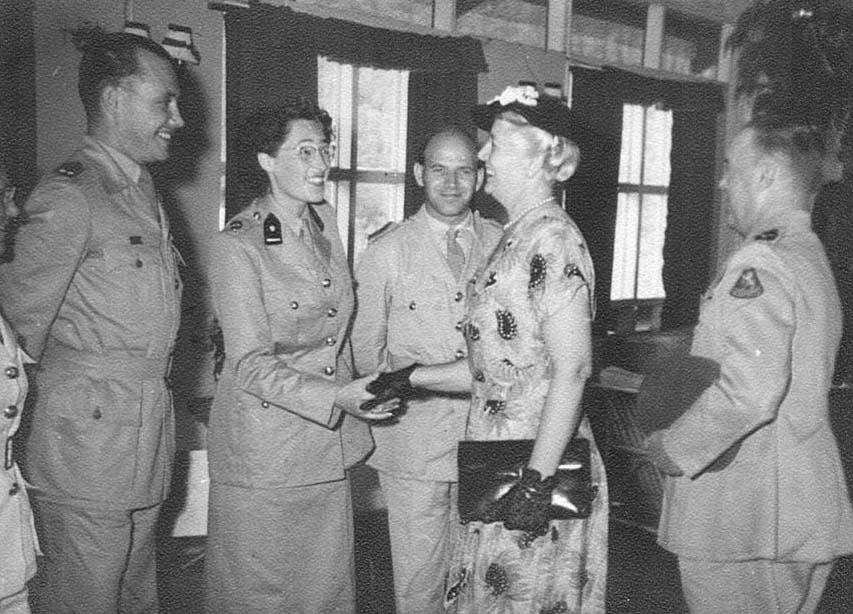 BD/128/2 -
Bezoek aan militair hospitaal te Ifar