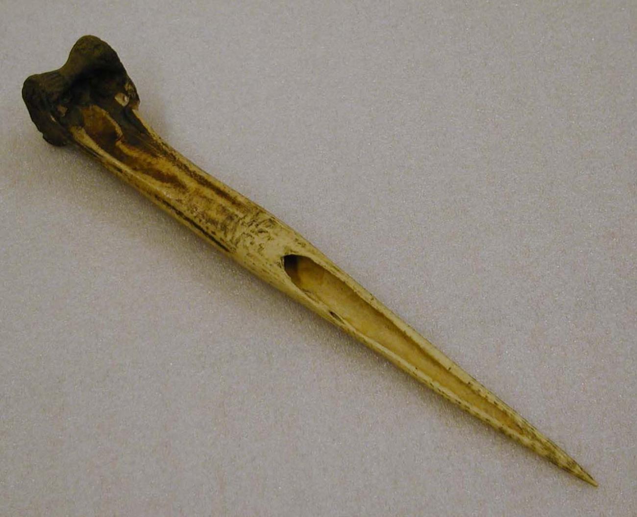 EA/1001/5 - 
dagger
