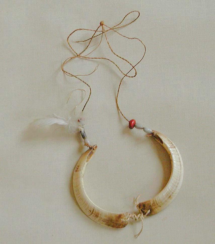 EA/39/9 - 
necklace
