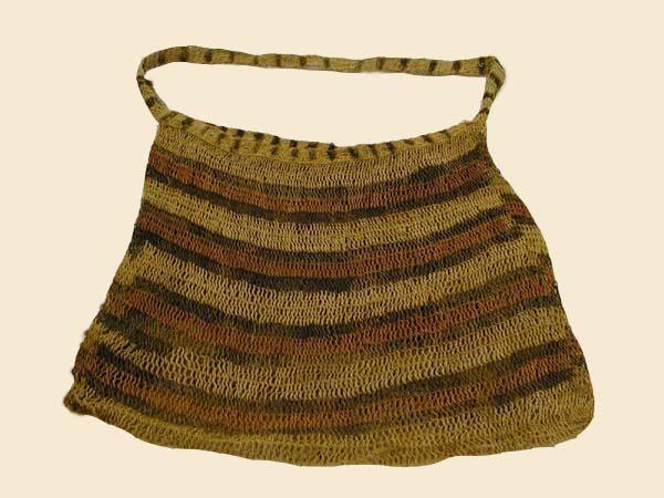EA/52/40 - 
carrying net
