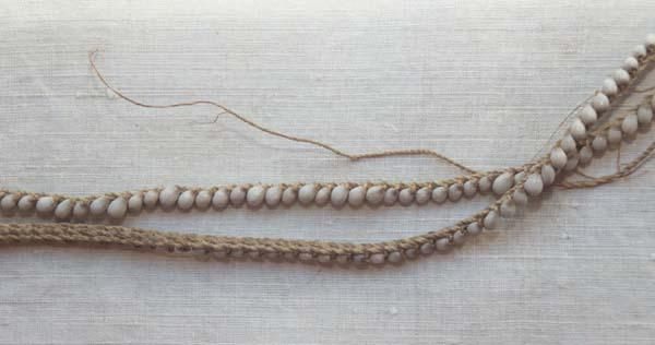 EA/65/21 - 
neck ornament
