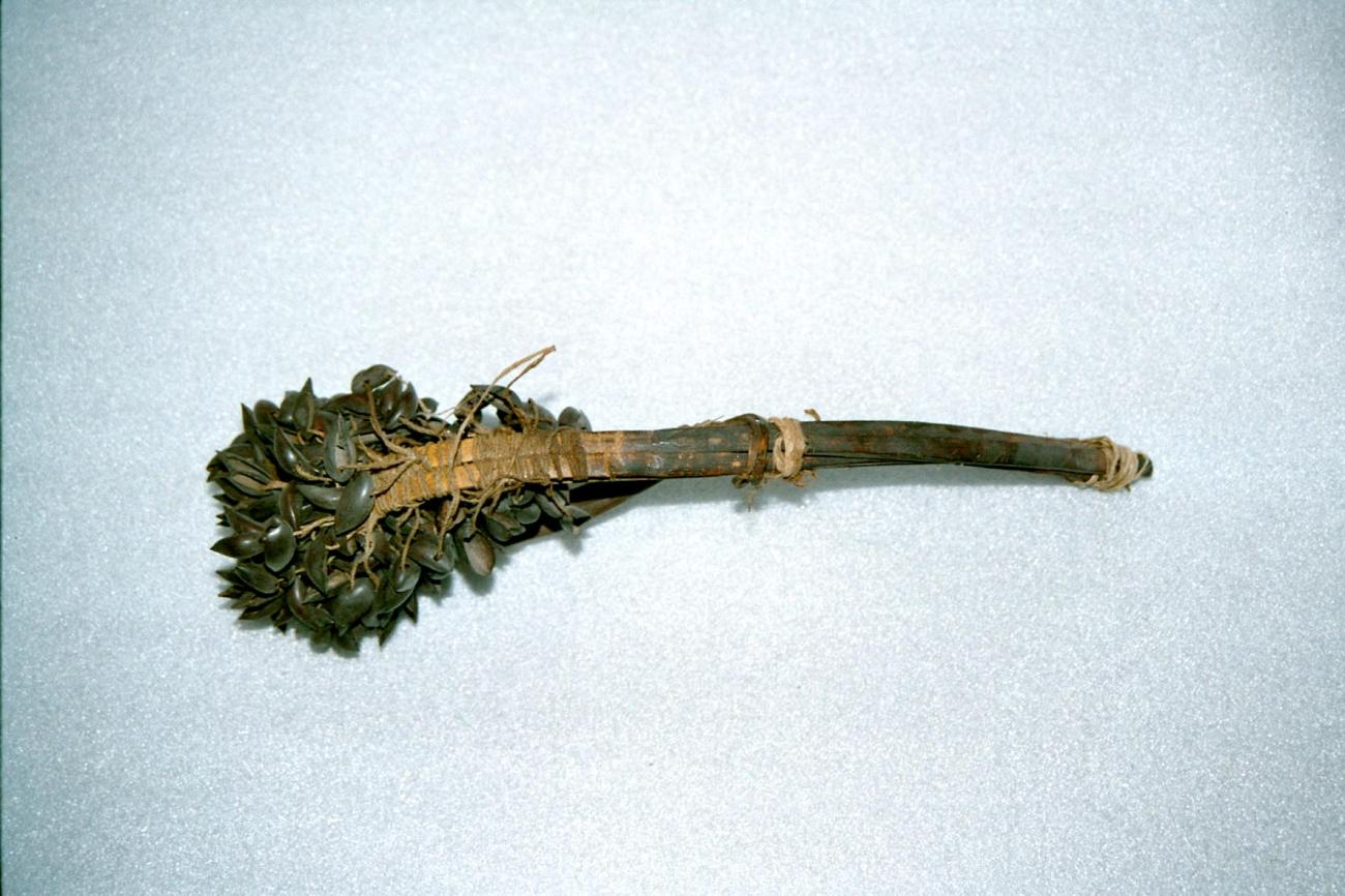 EA/65/4 - 
percussion instrument
