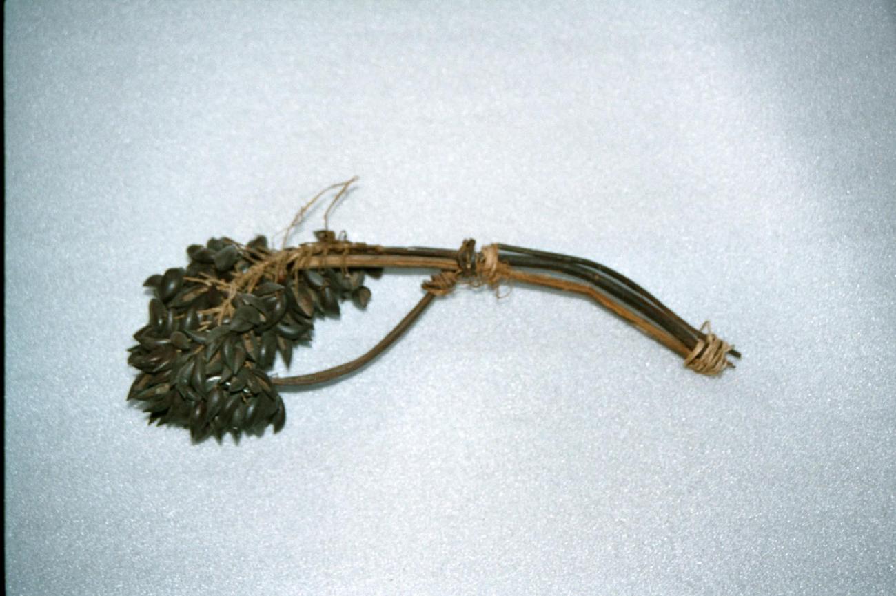 EA/65/4 - 
percussion instrument
