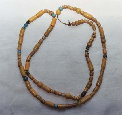EA/65/7 - 
neck ornament
