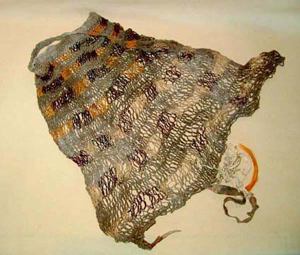 EA/69/3 - 
carrying net
