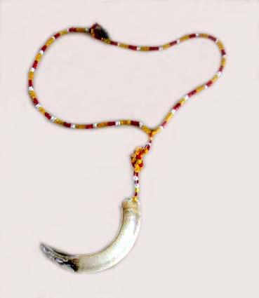 EA/75/5 - 
neck ornament
