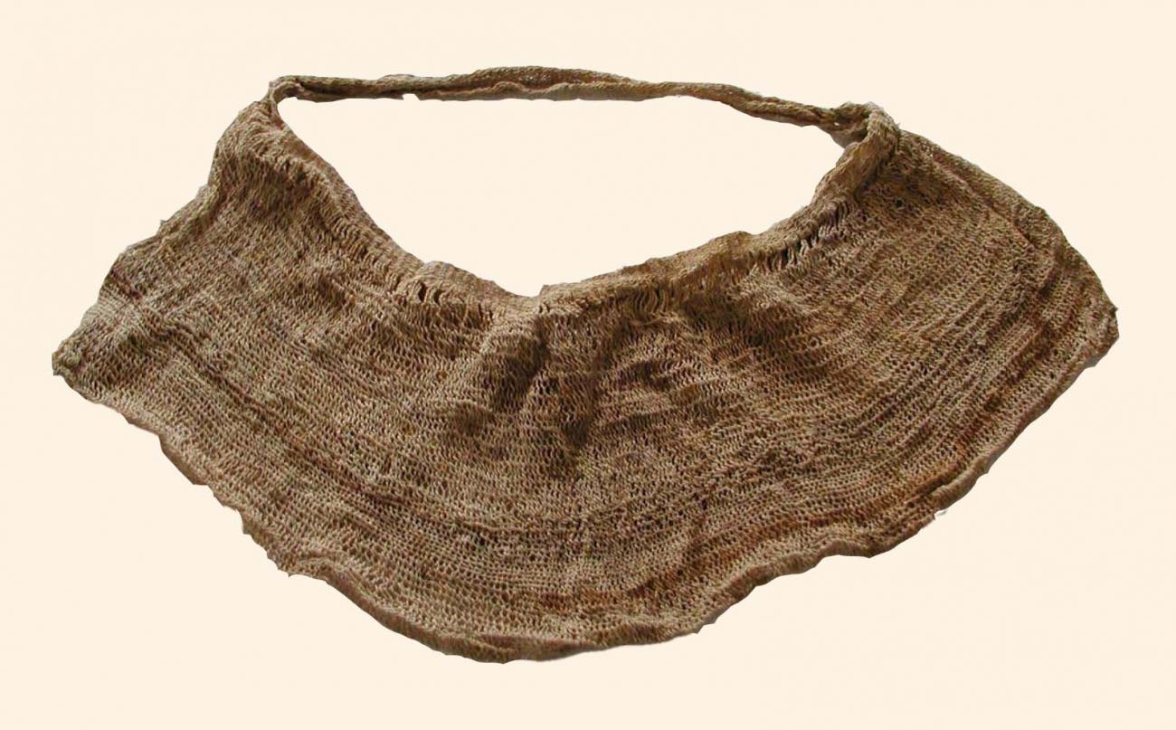 EA/99/40 - 
carrying net
