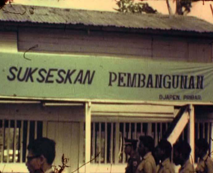 FI/40/17 - 
Visit by Abu Tien on the occasion of &#039;Operasi Koteka&#039;
