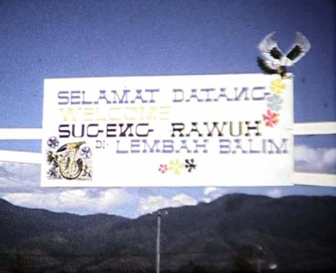 FI/40/27 -
Pugina en vliegveld Wamena