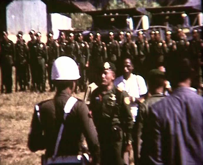 FI/40/27 -
Pugina en vliegveld Wamena