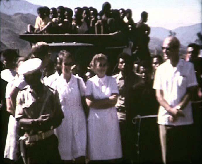 FI/40/27 -
Pugina en vliegveld Wamena