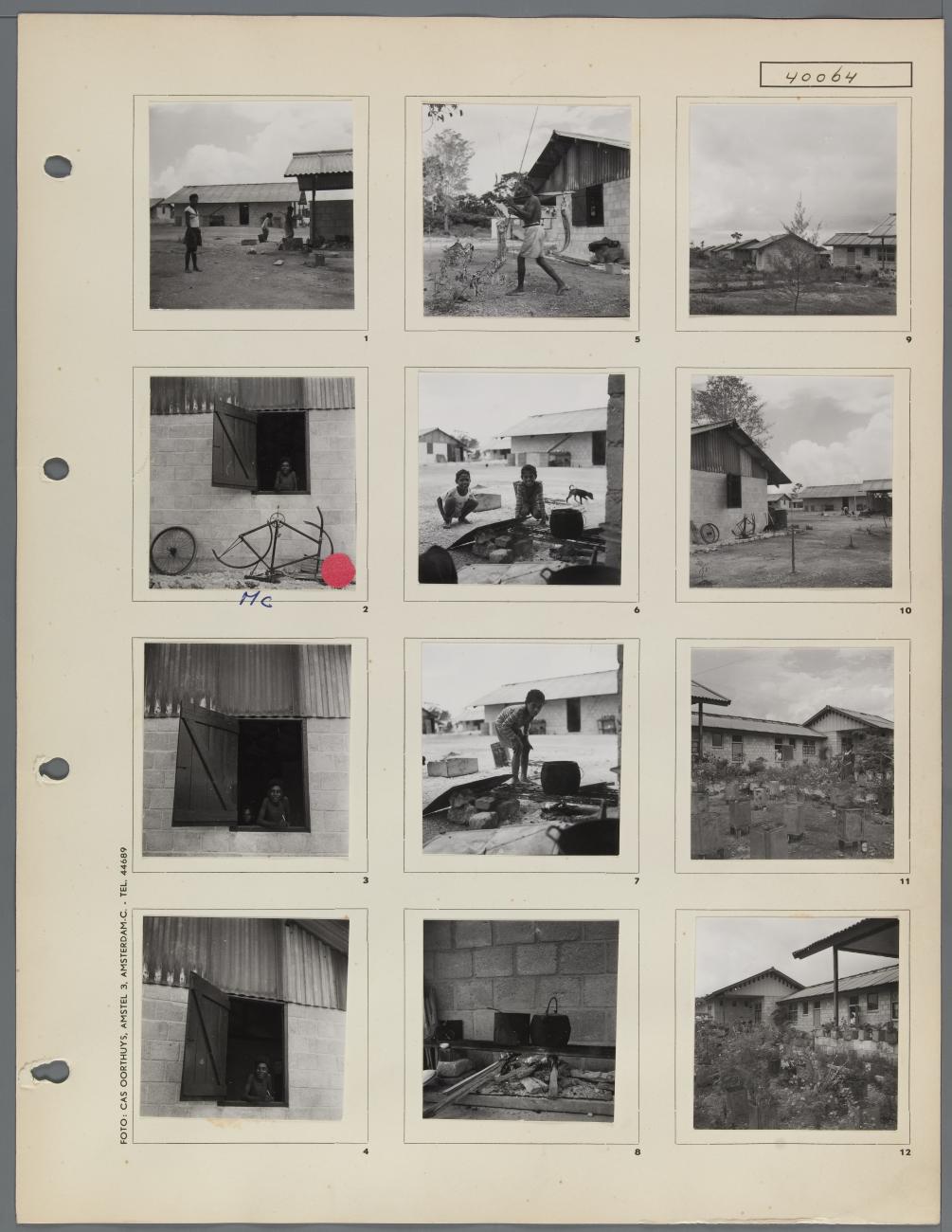 BD/163/65 - 
huizen en tuinen in [Biak]
