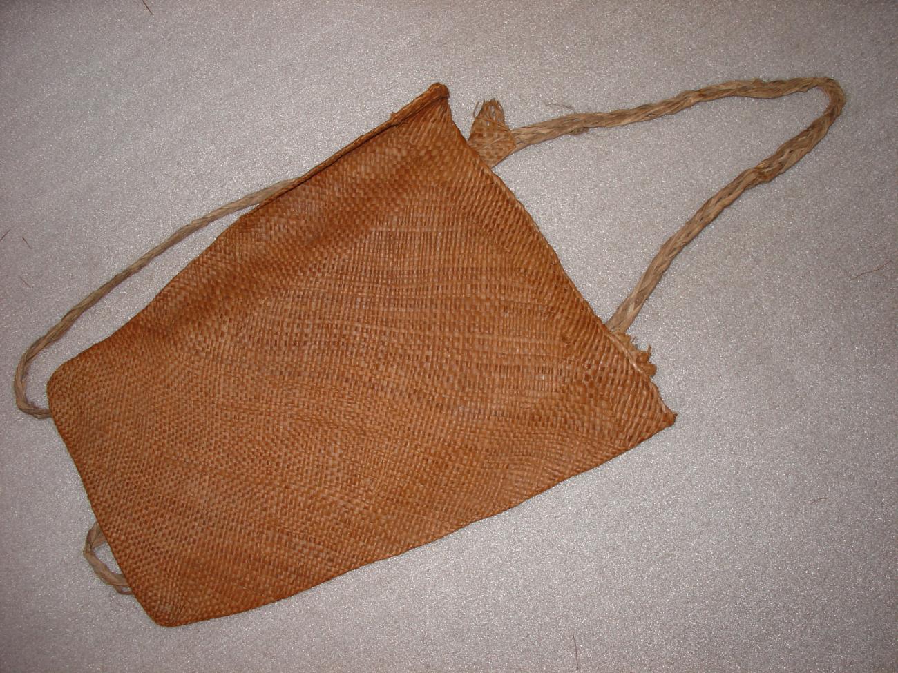 EA/18/74 -
tas