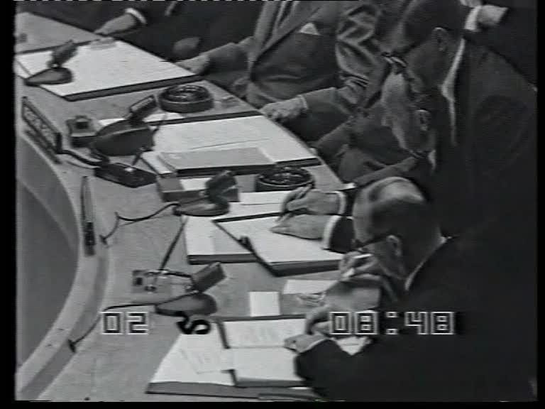 FI/1200/52 - 
Overdracht Nieuw-Guinea aan de Verenigde Naties
