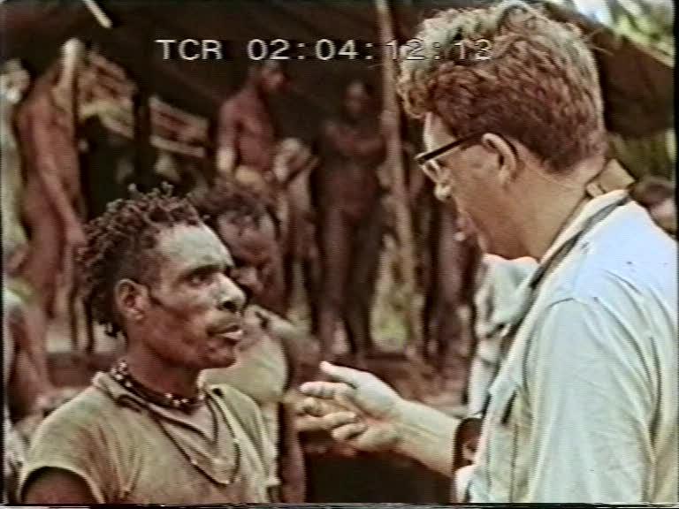FI/1200/155 - 
Nieuw-Guinea Kroniek 12: Polikliniek in de wildernis
