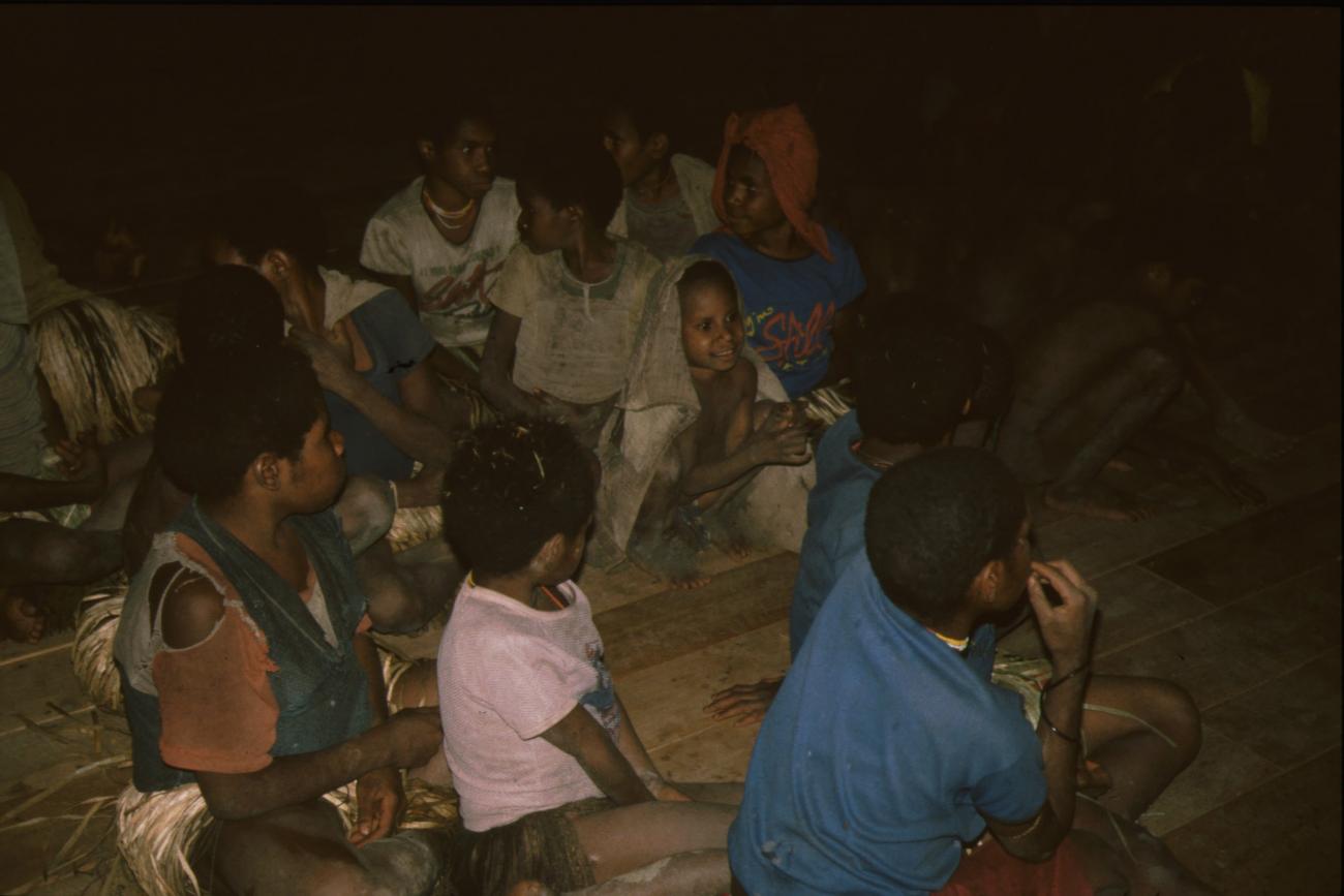 BD/166/169 -
People in a hut