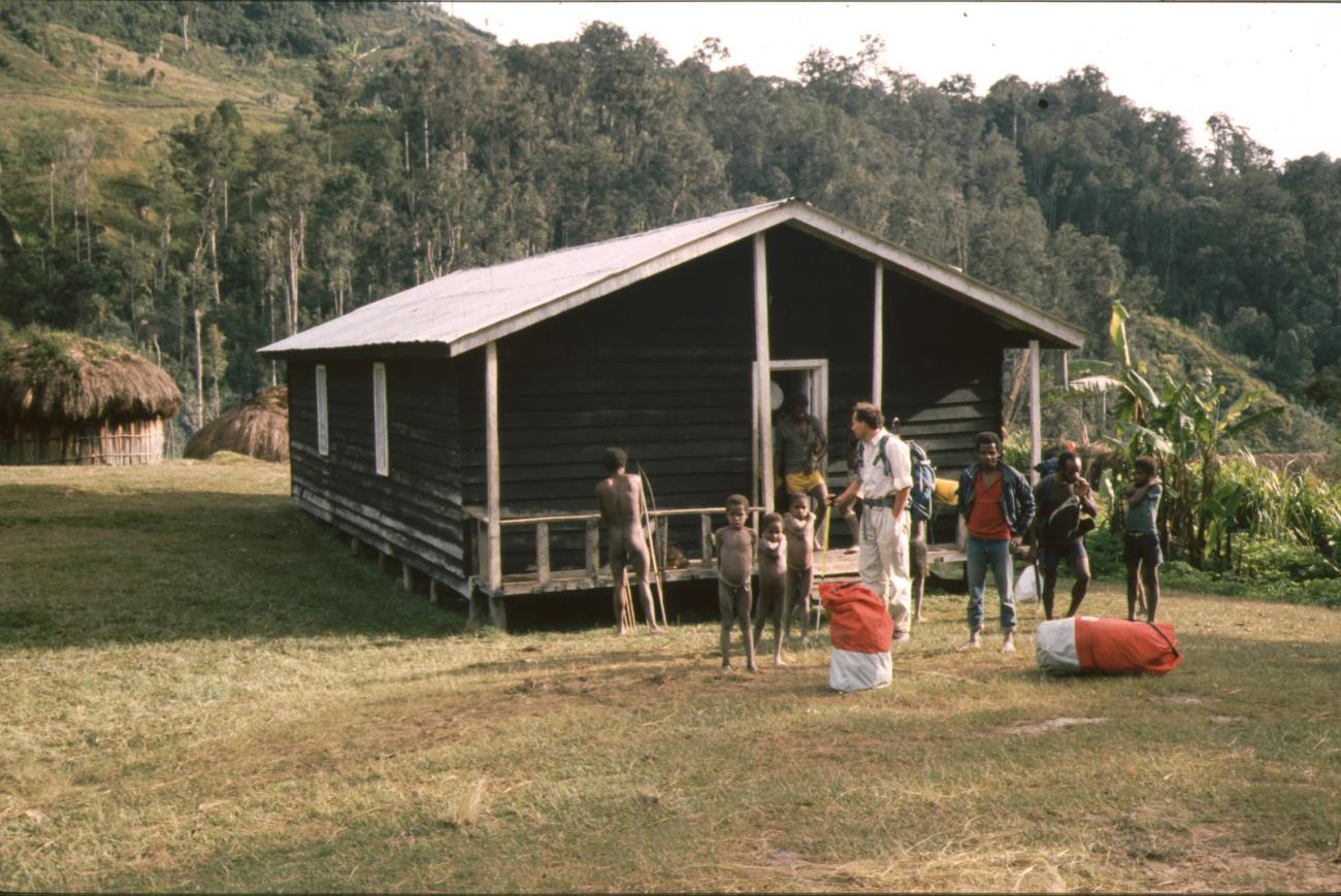 BD/166/175 -
The overnight stay hut 2