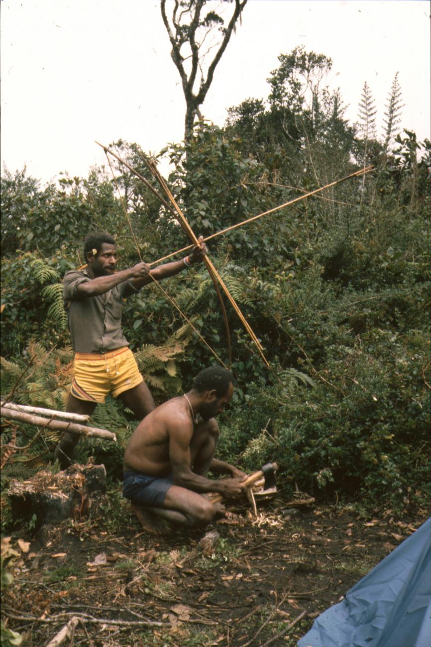 BD/166/22 -
Two men with tools ready to work
