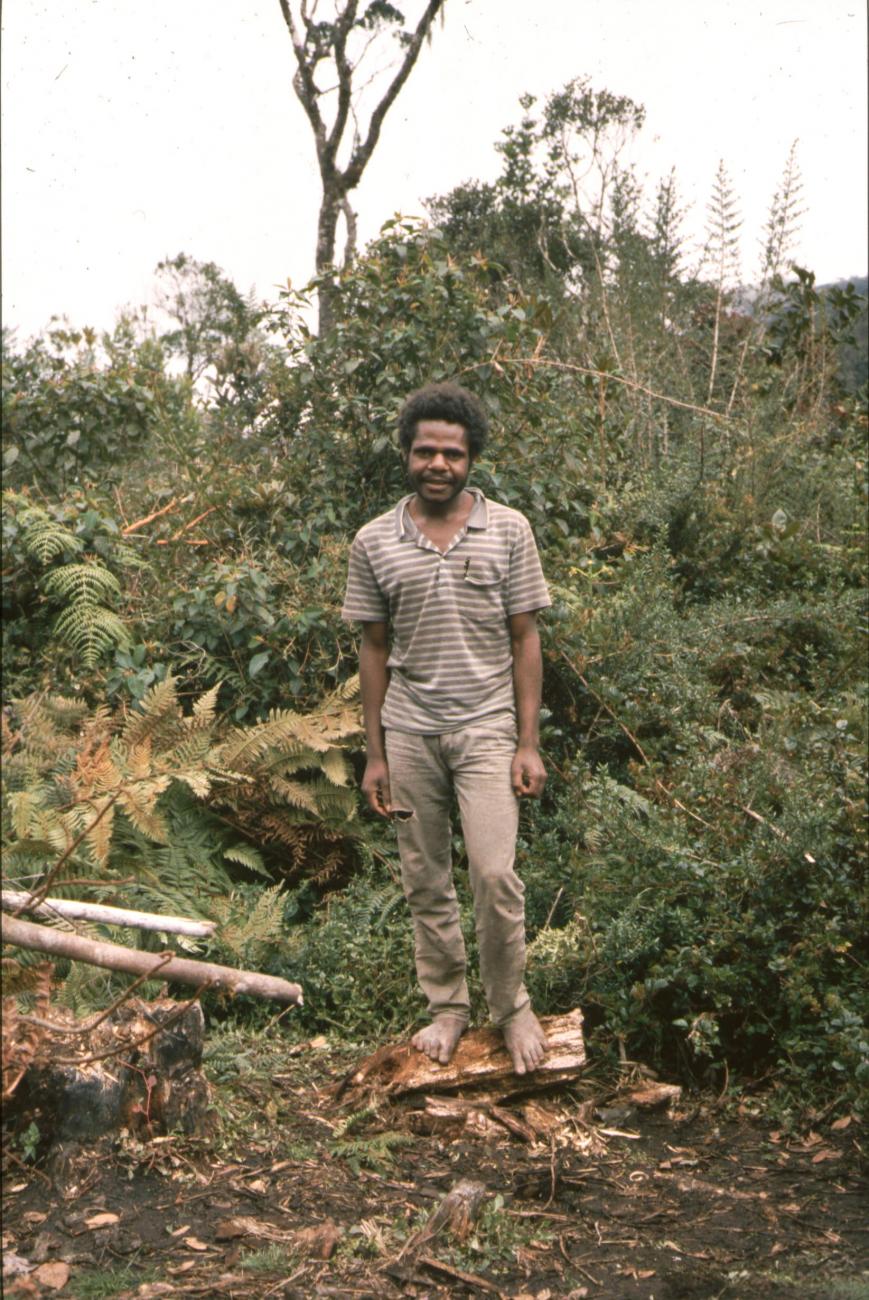 BD/166/23 -
A man in green striped shirt