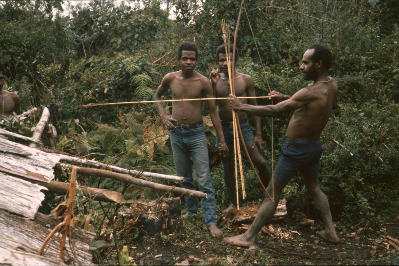 BD/166/25 -
Man with bow and arrow ready to attack