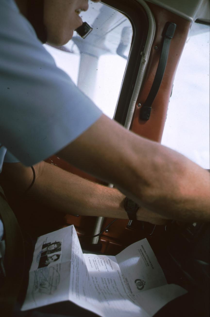 BD/166/394 -
On board of a plane