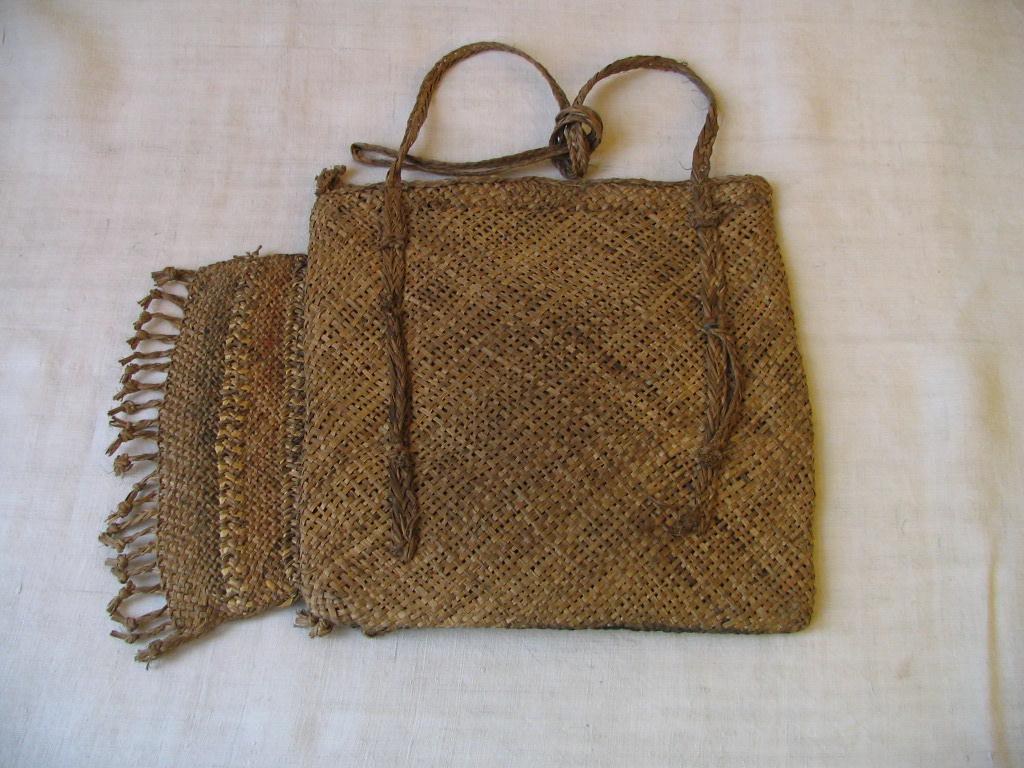 EA/199/5 -
tas