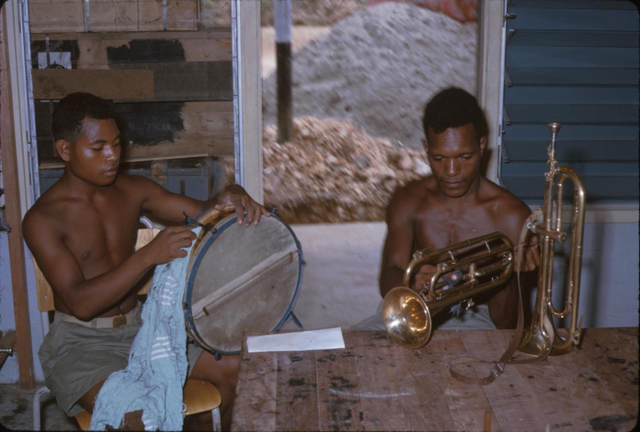 BD/209/9198 - 
Opleidingskamp Papoea Vrijwilligers Korps te Manokwari
