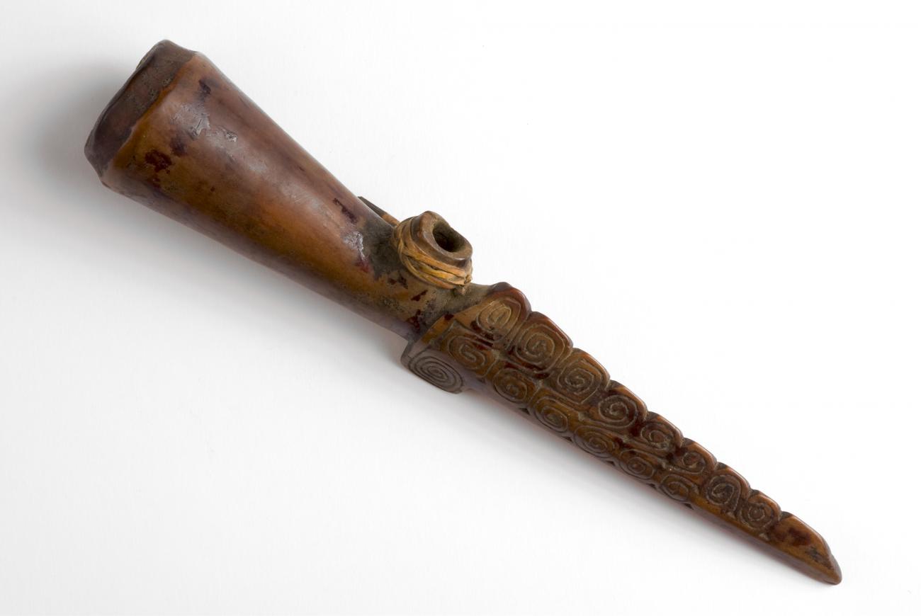 EA/279/2 - 
smoking pipe
