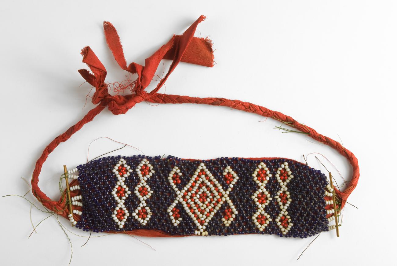 EA/279/9 - 
headband
