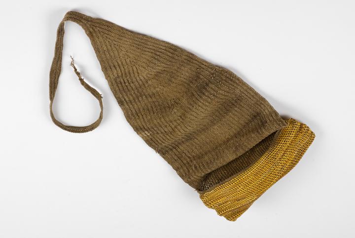 EA/264/4 - 
purse
