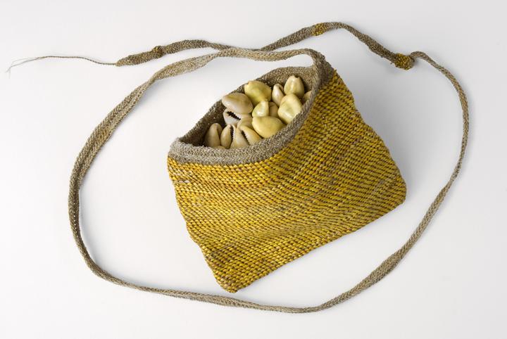 EA/86/11 - 
purse
