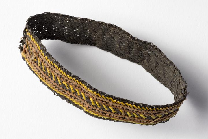 EA/86/13 - 
armband
