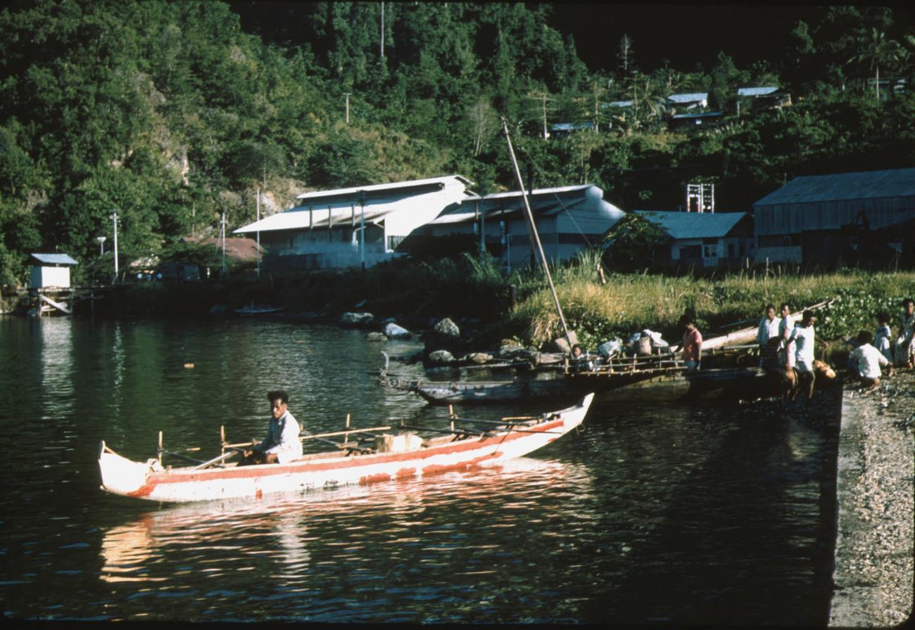 BD/288/81 -
Prauwen in Hollandia haven
