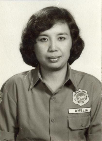 BD/309/101 -
Dorp Teminabuan, vrouw in uniform