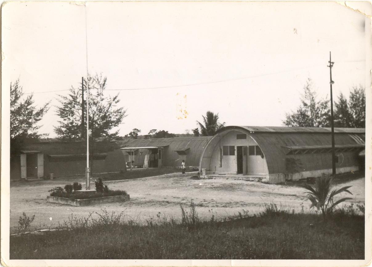 BD/84/16 -
Het oude Amerikaanse leger ziekenhuis in Biak Kota.