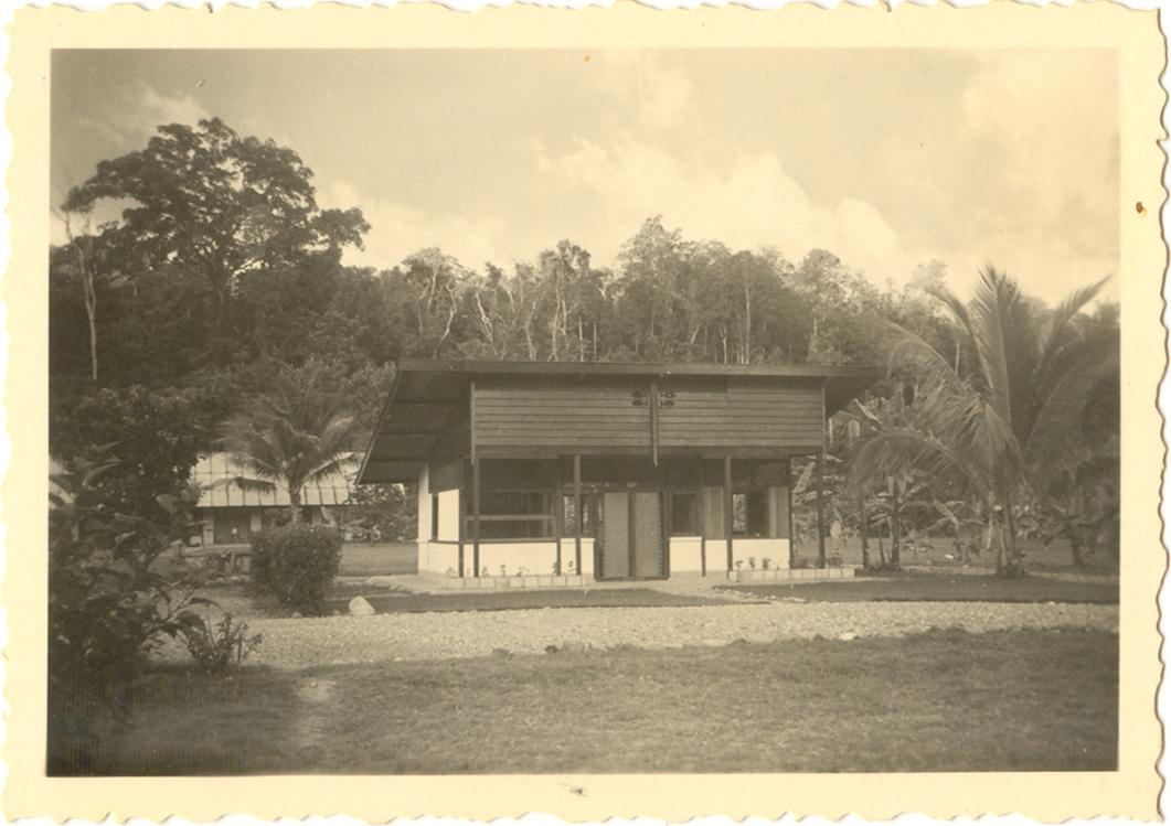 BD/84/4 -
Model kampongwoning in Kota Radja, Hollandia Binnen