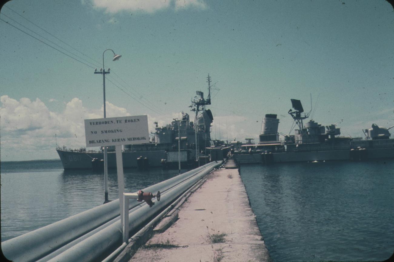 BD/144/603 - 
Marineschip wordt van olie voorzien. M.i. al beschreven
